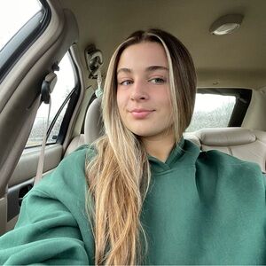 Meet your Posher, Maya